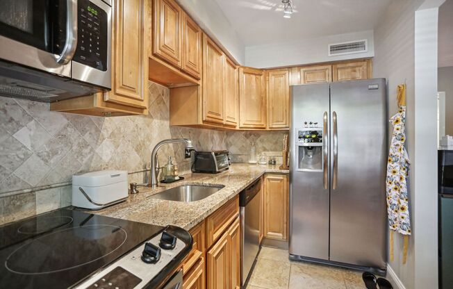 Spacious 2BR/1BA in Rock Creek Gardens!
