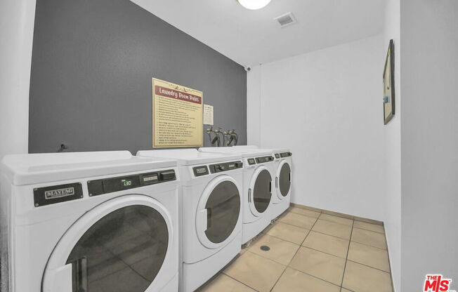 2 beds, 2 baths, 942 sqft, $559,900, Unit 135