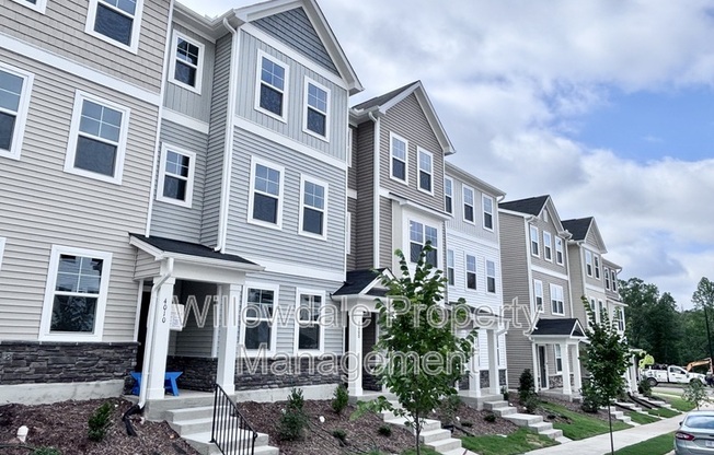 4010 SILVER OAK LN