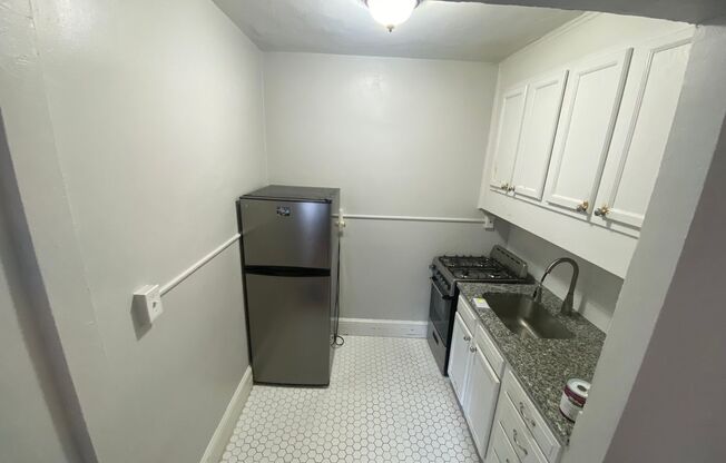 Studio, 1 bath, 325 sqft, $1,395, Unit Unit 307