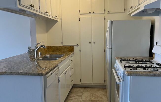 2 beds, 1.5 baths, $2,295, Unit 202