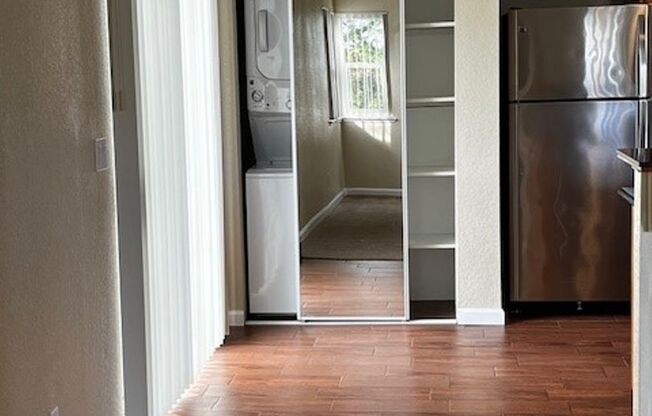 1 bed, 1 bath, 700 sqft, $1,700, Unit 238