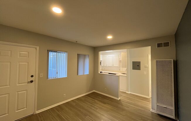2 beds, 1 bath, 637 sqft, $2,798, Unit 215
