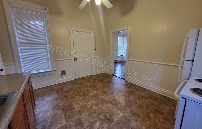 2 beds, 1 bath, 848 sqft, $1,875, Unit 001