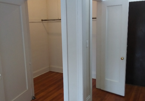 12203 Clifton Blvd 35