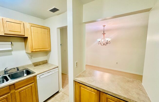 1 bed, 1 bath, $1,200, Unit Unit 202