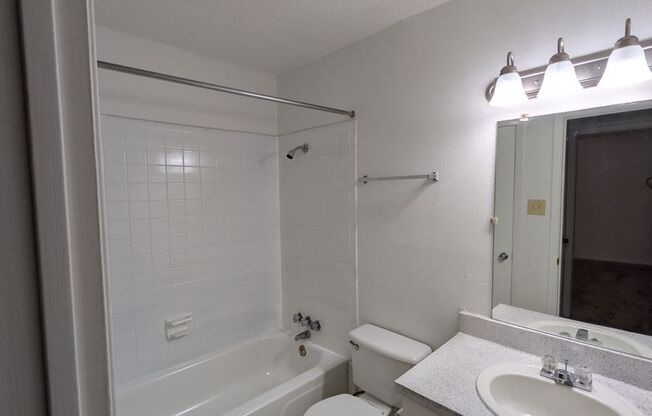 1 bed, 1 bath, 719 sqft, $760, Unit 23-B