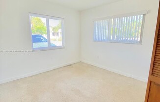 1120 NW 32 CT