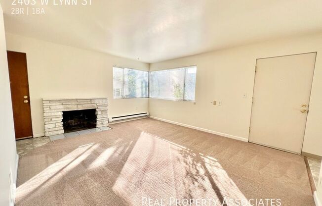 2403 W LYNN ST