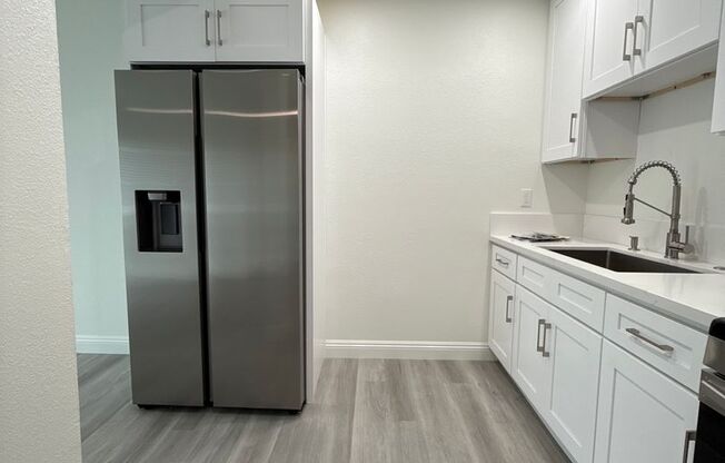 2 beds, 1 bath, 850 sqft, $2,325, Unit 9155-10