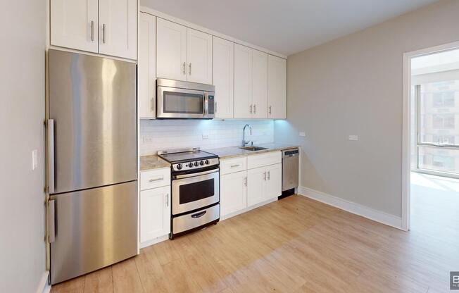 2 beds, 1 bath, $5,795, Unit 901