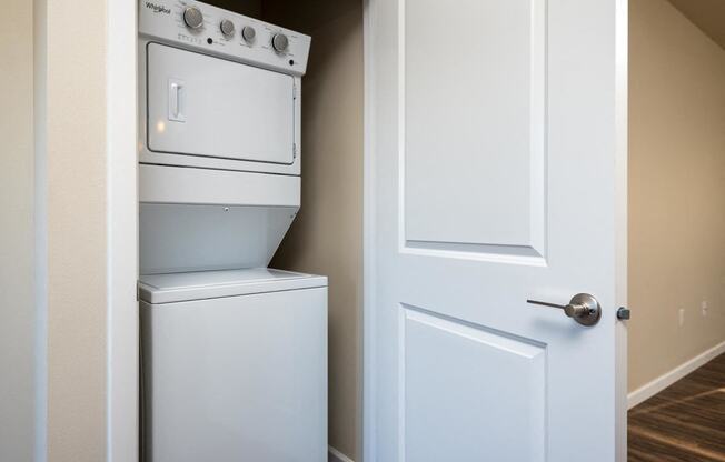 Claxter Park | Washer and Dryer Set