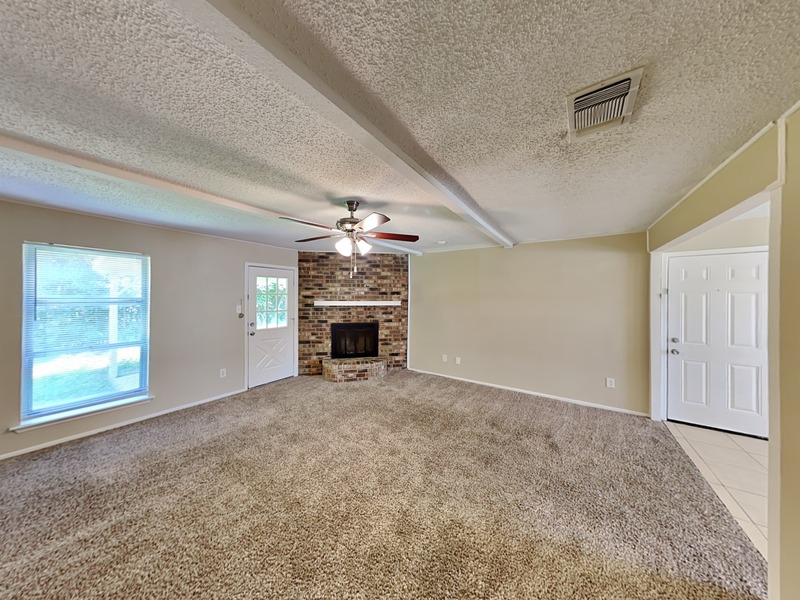 224 LAKEWAY CT