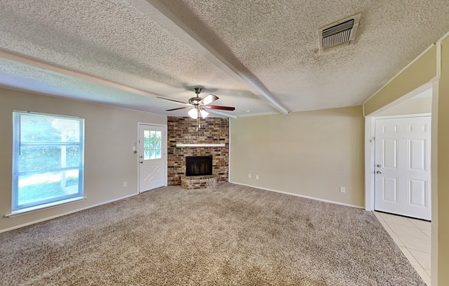 224 LAKEWAY CT