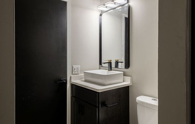 1 bed, 1 bath, 715 sqft, $1,369, Unit 109