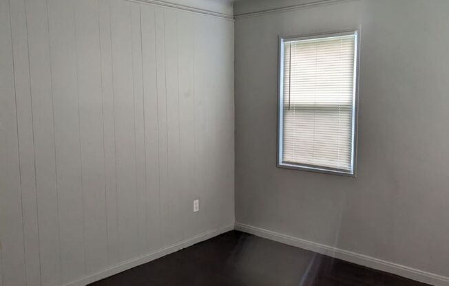 2 beds, 1 bath, $949