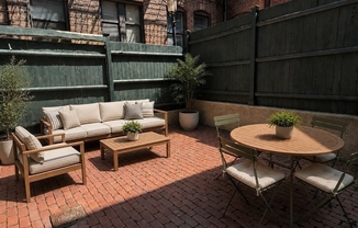 28 Phillips St