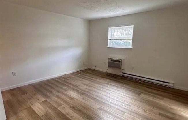 2 beds, 1 bath, 850 sqft, $2,200, Unit 10