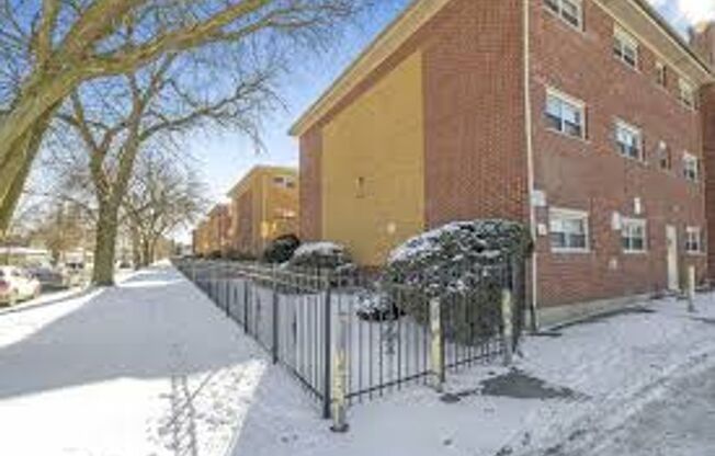 11110 - 11118 S Homewood Ave
