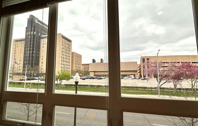 1 bed, 1 bath, 925 sqft, $1,395, Unit 202-3412 Dodge St
