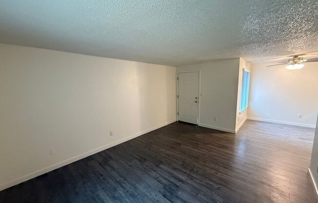 2 beds, 1 bath, 825 sqft, $1,245, Unit 233