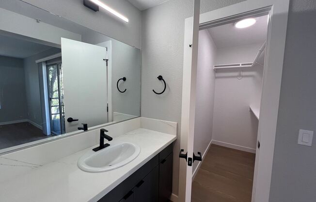 1 bed, 1 bath, 726 sqft, $2,655, Unit F-211