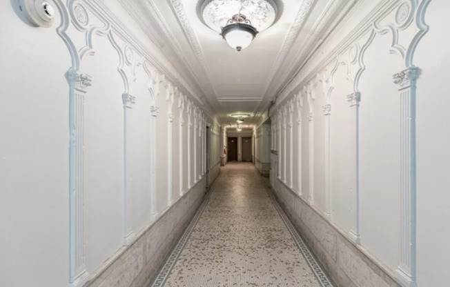 1 bed, 1 bath, $1,700, Unit 106-103