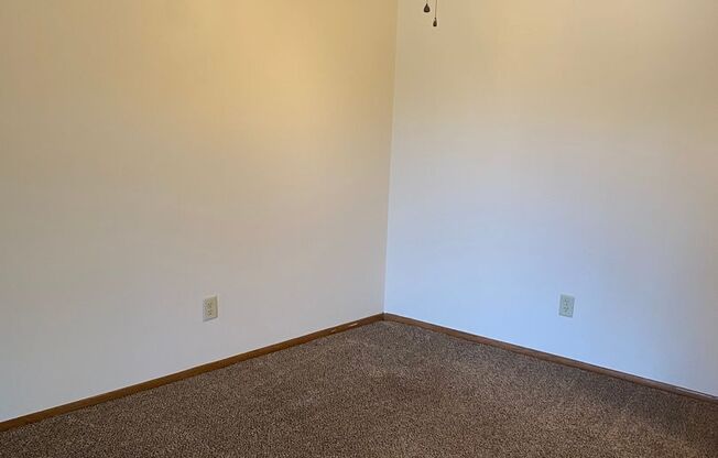 2 beds, 1 bath, 850 sqft, $1,144, Unit 7926 - 5