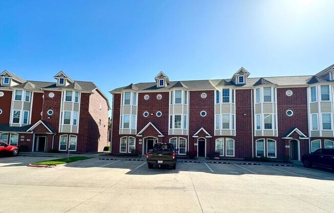 Half off first full months rent!! College Station - 1 bedroom 1 bath premiere furnished rental at Lakeridge