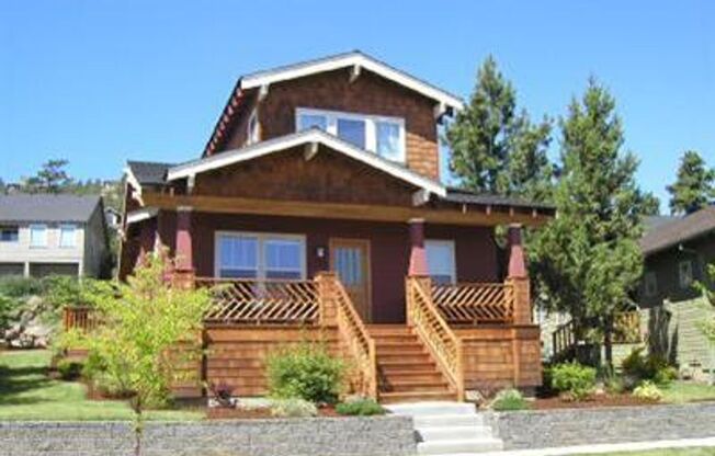Outstanding 2 Story Awbrey Butte Village Home! 3075 NW Merchant Way