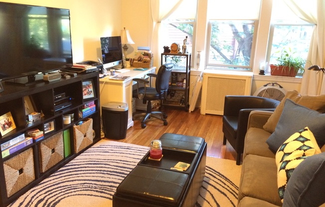 1 bed, 1 bath, 624 sqft, $2,400, Unit 03-008
