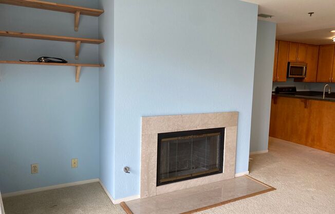 EPIC REA-AZARI PM: Condo w/Parking & Community Pool close to BART & schools