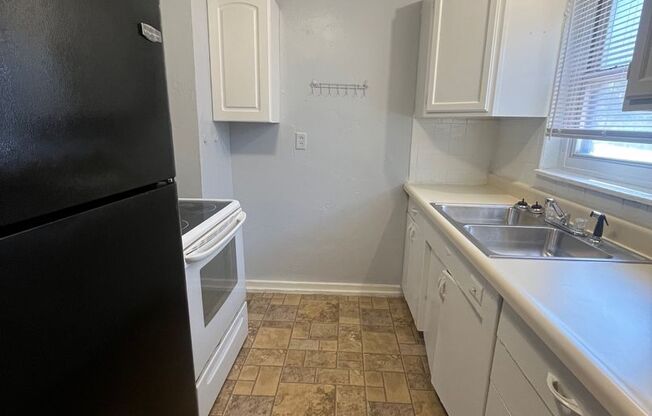 2 beds, 1 bath, $850