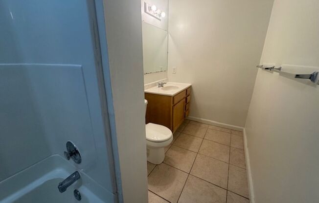 3 beds, 1 bath, 810 sqft, $1,590, Unit 732 S. Millvale Ave. #C1