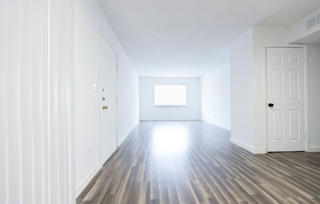 3 beds, 1.5 baths, 1,300 sqft, $1,439, Unit 120H