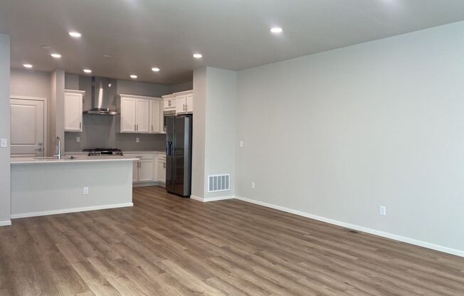 Mosaic Townhomes 3-Bed / 2.5-Bath w/ Attached Two-Car Garage