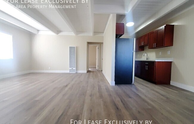 1835 VILLA ST