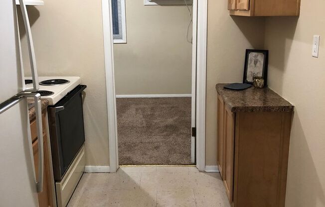 1420-1422 Oakland Rd NE