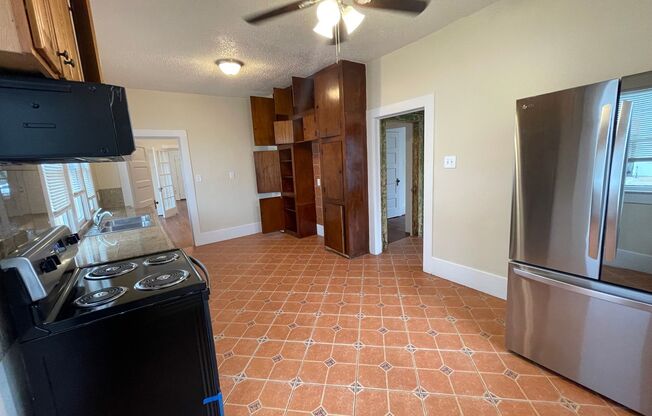 3 beds, 1 bath, $1,950