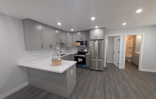 Brand New 2 Bedroom / 2 Bath ADU – Private Yard, Modern Living & Ready for You!