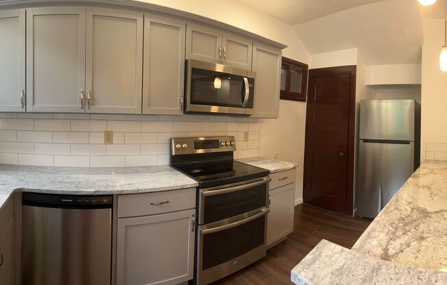 Newly Remodeled 2 Bedroom House
