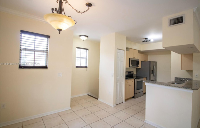 2469 CENTERGATE DR