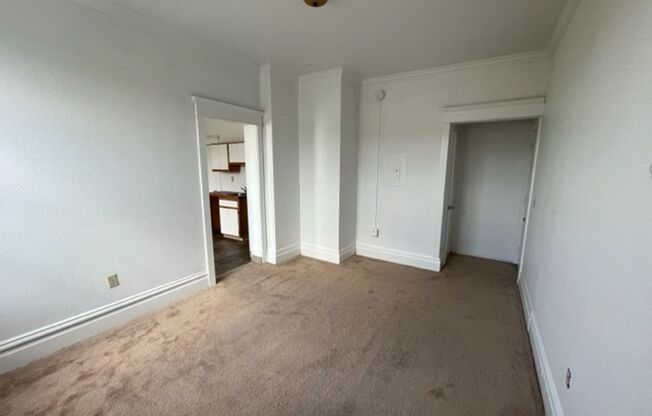 Camdon - 1 Bedroom - Central District - Vintage Charm