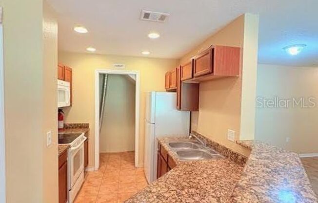 2 beds, 2 baths, $1,350, Unit UNIT 9F