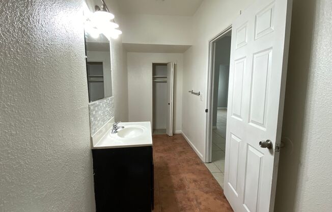 Studio, 1 bath, $1,135, Unit 729