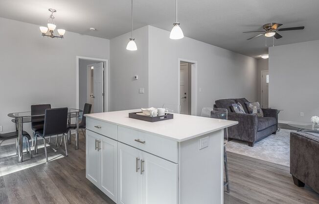 Great 3 Bedroom Single-Family Home in Urbandale