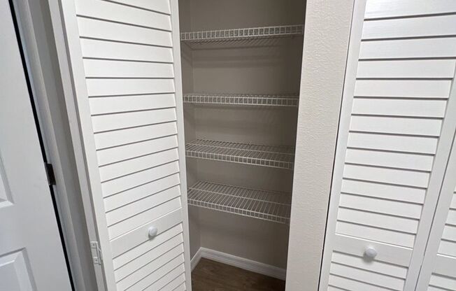 1 bed, 1 bath, 700 sqft, $1,325, Unit 273