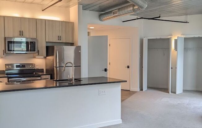 Studio, 1 bath, 511 sqft, $1,795, Unit Unit 408