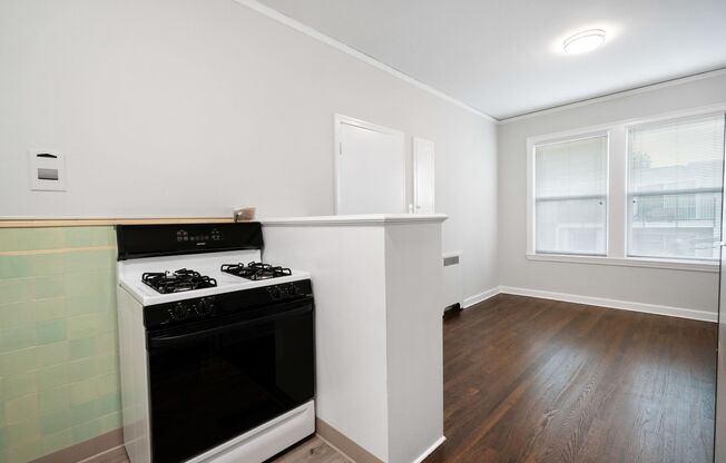 Studio, 1 bath, 700 sqft, $2,295, Unit 202