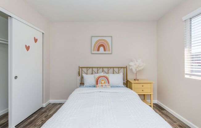 4 beds, 2 baths, 1,375 sqft, $1,599, Unit 18102